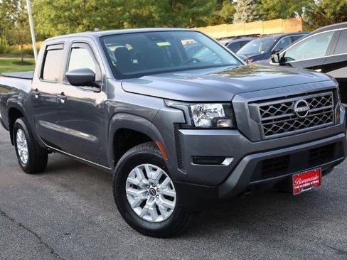 Used 2022 Nissan Frontier SV w/ Technology Package AWD/4WD image 2