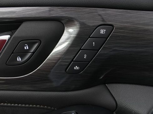 Used 2023 Chevrolet Traverse High Country image 18