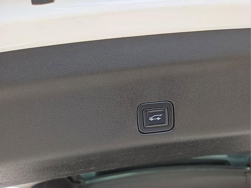 Used 2021 Chevrolet Tahoe Z71 w/ Z71 Signature Package image 11