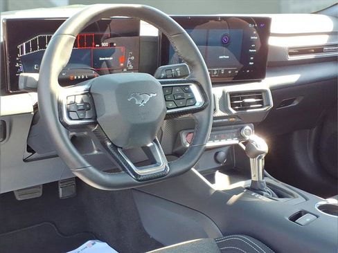 Used 2025 Ford Mustang Coupe image 17