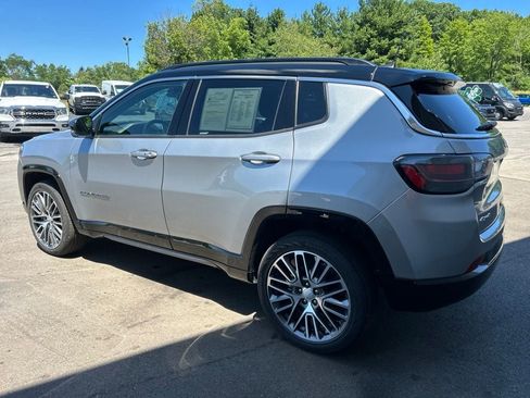 Used 2023 Jeep Compass Limited w/ Elite Group AWD/4WD image 4