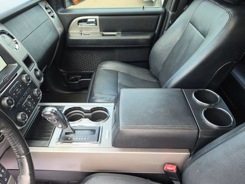 Used 2017 Ford Expedition Limited w/ Equipment Group 301A RWD image 25