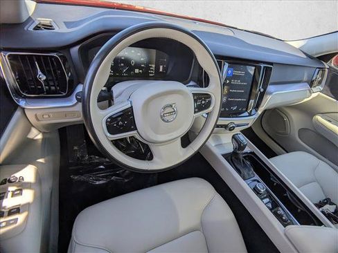 Used 2019 Volvo S60 T5 Momentum w/ Premium Package FWD image 10