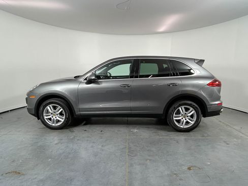 Used 2018 Porsche Cayenne AWD/4WD image 2