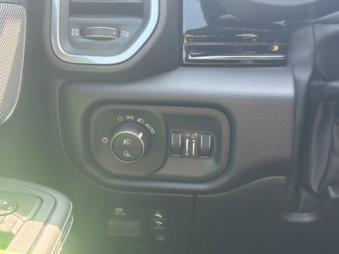 New 2026 RAM 1500 Laramie AWD/4WD image 13