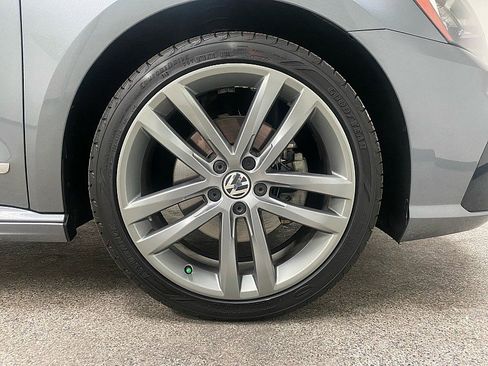 Used 2017 Volkswagen Passat 1.8T R-Line image 19