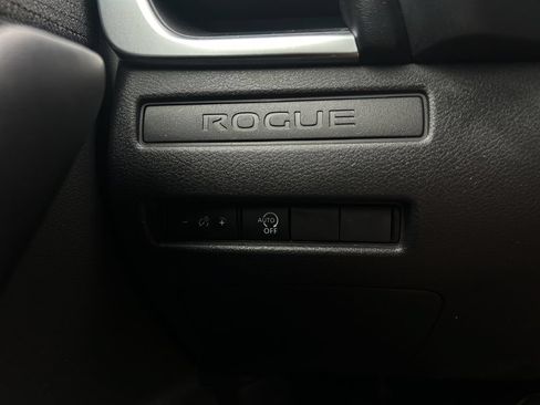 Used 2023 Nissan Rogue S AWD/4WD image 25
