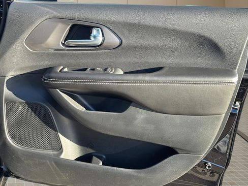 New 2026 Chrysler Pacifica Select image 37