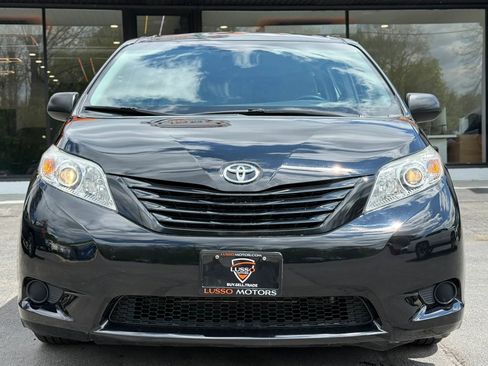 Used 2015 Toyota Sienna L FWD image 35