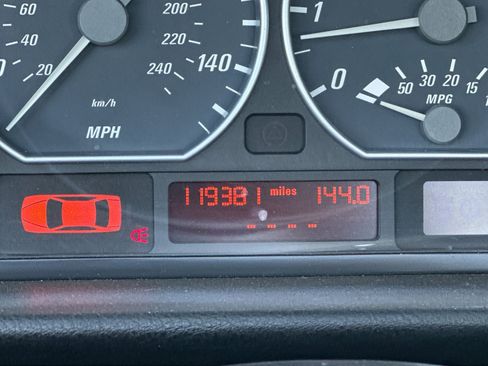 Used 2003 BMW 330Ci Convertible image 20