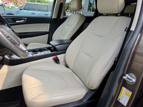 Used 2019 Ford Edge Titanium w/ Equipment Group 301A AWD/4WD image 14