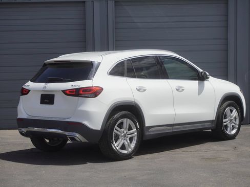 Used 2021 Mercedes-Benz GLA 250 4MATIC w/ Premium Package image 6