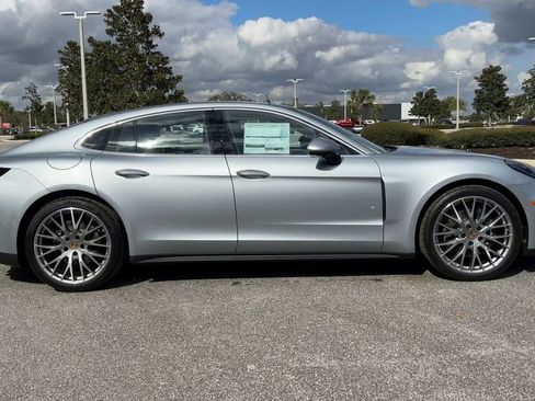 New 2025 Porsche Panamera 4 image 9