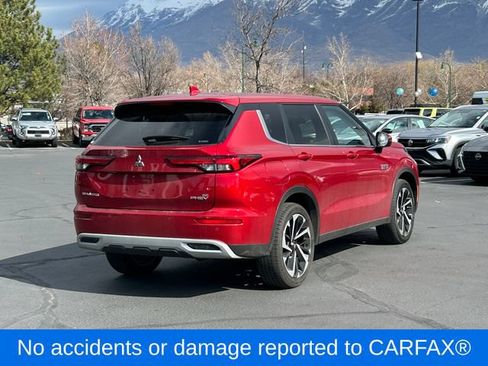 Used 2025 Mitsubishi Outlander SE AWD/4WD image 3