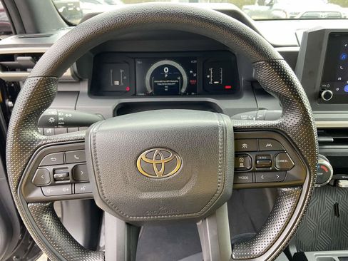 Used 2025 Toyota Tacoma SR image 31