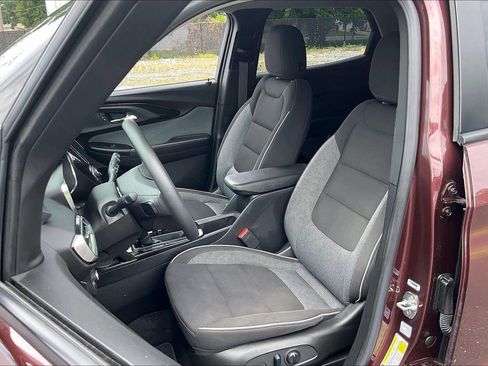 Used 2023 Chevrolet TrailBlazer LT w/ Convenience Package FWD image 25