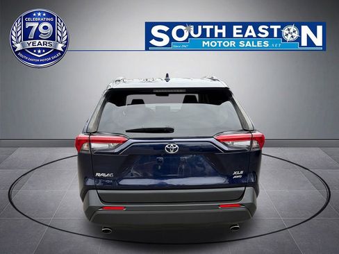 Used 2019 Toyota RAV4 XLE w/ Convenience Package AWD/4WD image 4
