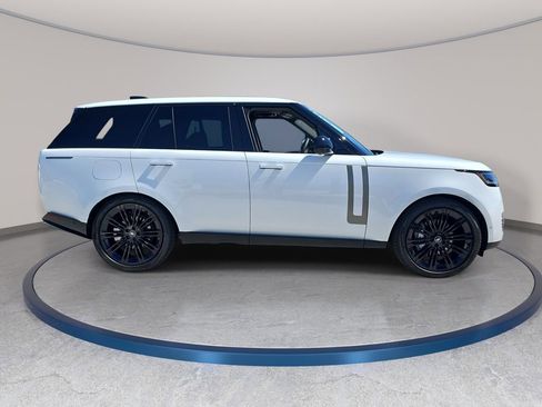 New 2026 Land Rover Range Rover SE image 4