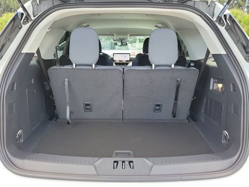 New 2026 Ford Explorer Active RWD image 11
