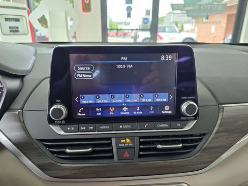 Used 2023 Nissan Altima 2.5 SV AWD/4WD image 30