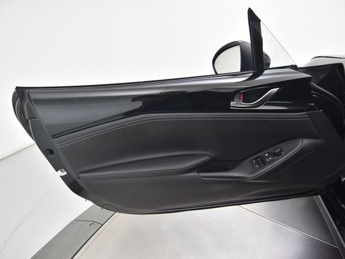 Certified 2025 MAZDA MX-5 Miata RF Grand Touring RWD image 38