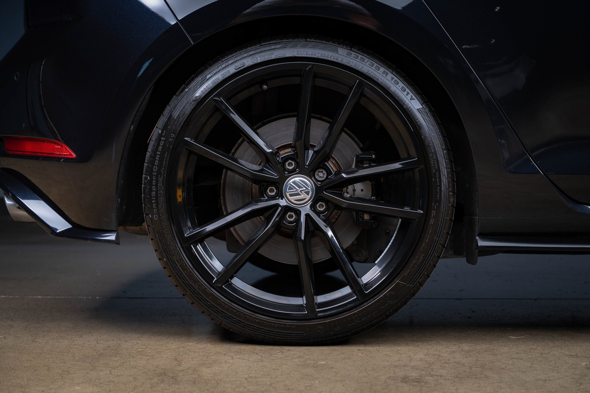 Used 2019 Volkswagen Golf R 4-Door AWD/4WD image 23