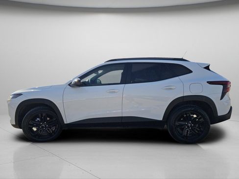 Used 2024 Chevrolet Trax ACTIV w/ Sunroof Package image 21