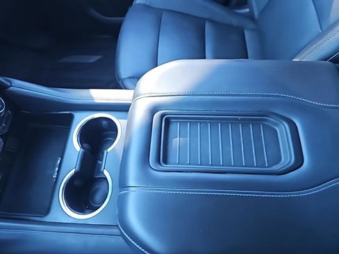 Used 2022 Chevrolet Tahoe Z71 w/ Luxury Package image 19