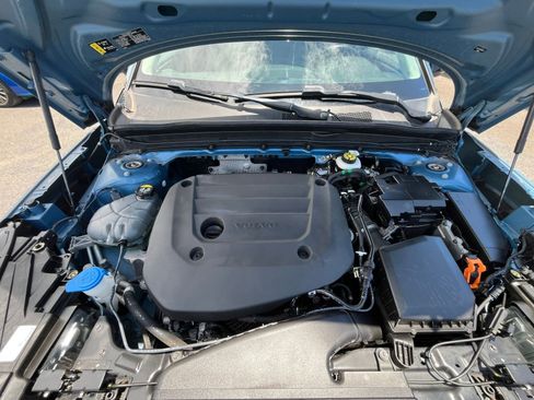 Used 2024 Volvo XC40 B5 Core AWD/4WD image 34