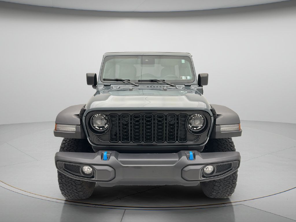 Used 2024 Jeep Wrangler Unlimited AWD/4WD image 2