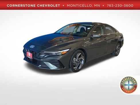 Used 2025 Hyundai Elantra SEL FWD image 1