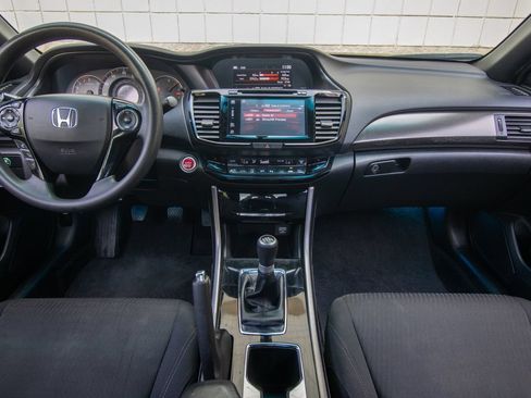 Used 2017 Honda Accord EX image 36