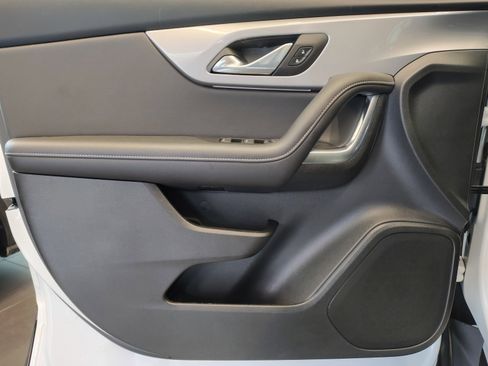 Used 2025 Chevrolet Blazer LT FWD image 27