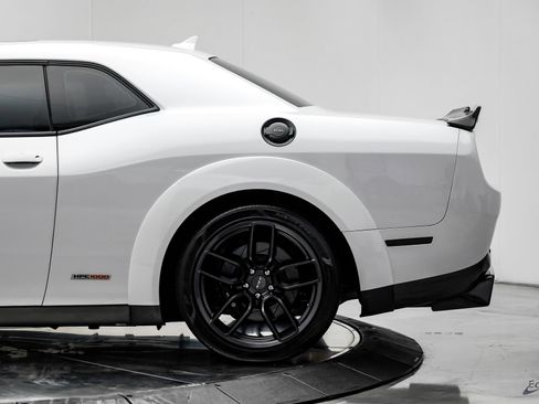 Used 2018 Dodge Challenger SRT Hellcat RWD image 10