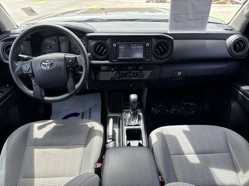 Used 2018 Toyota Tacoma SR w/ SR Convenience Package image 12