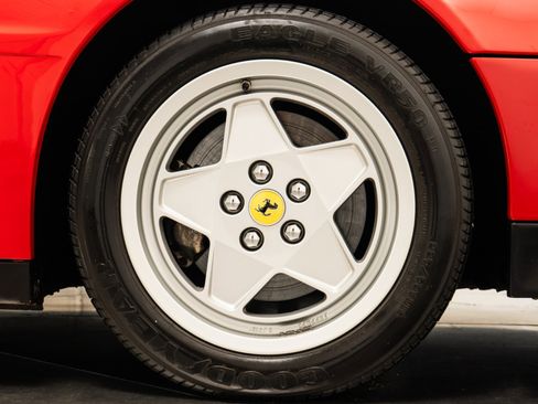 Used 1988 Ferrari Testarossa image 37