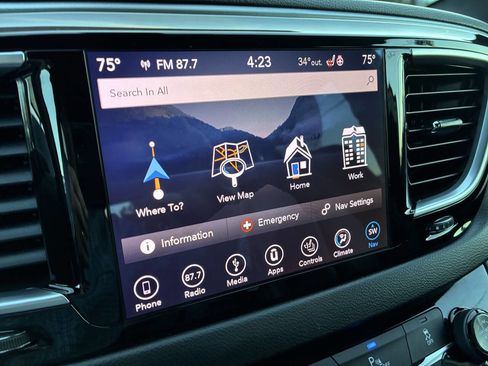 Used 2018 Chrysler Pacifica Touring-L Plus image 20