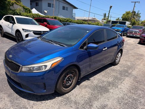 Used 2017 Kia Forte LX FWD image 3