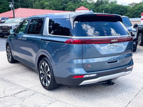 Used 2024 Kia Carnival EX FWD image 5