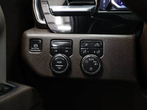 Used 2025 Chevrolet Silverado 1500 LT w/ Safety Package AWD/4WD image 30