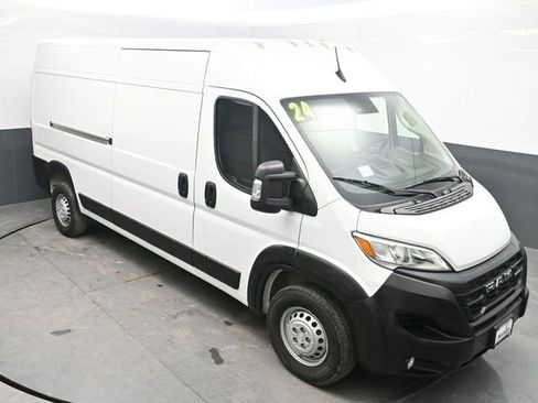 Used 2024 RAM ProMaster 2500 w/ Convenience Group FWD image 22