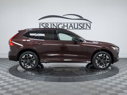 New 2026 Volvo XC60 T8 Plus w/ Climate Package AWD/4WD image 4