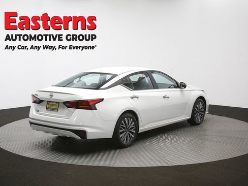 Used 2025 Nissan Altima 2.5 SV FWD image 40