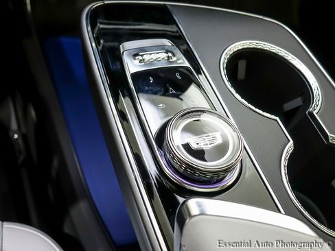 New 2025 Cadillac Lyriq Luxury image 19