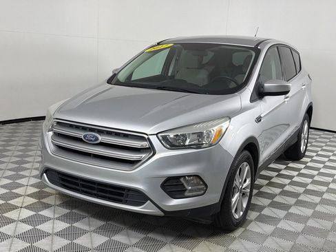 Used 2017 Ford Escape SE FWD image 10