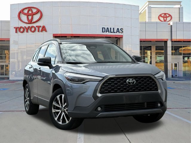 Used 2025 Toyota Corolla Cross XLE FWD image 1