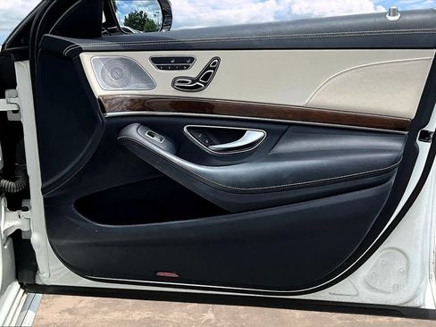 Used 2016 Mercedes-Benz S 550 Sedan image 25
