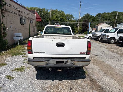 Used 2004 GMC Sierra 2500 W/T RWD image 8