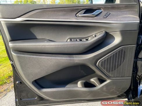 New 2025 Jeep Grand Cherokee Limited w/ Black Appearance Package image 23