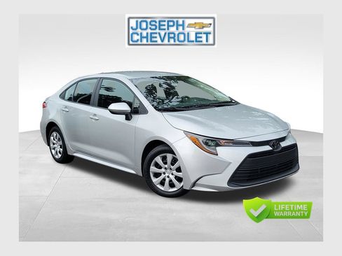 Used 2024 Toyota Corolla LE FWD image 1